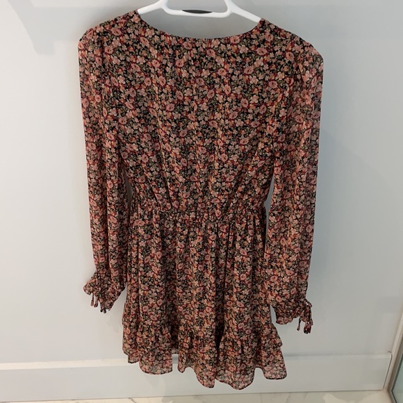 Forever New Floral Dress ❤️💚 - Picture 3 of 3